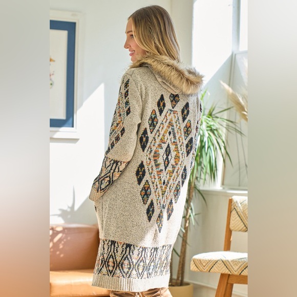 322. LAST 1!🛑 AT COST! Bohemian FAUX FUR hood Sweater tan Aztec Cardigan zip - Picture 5 of 8